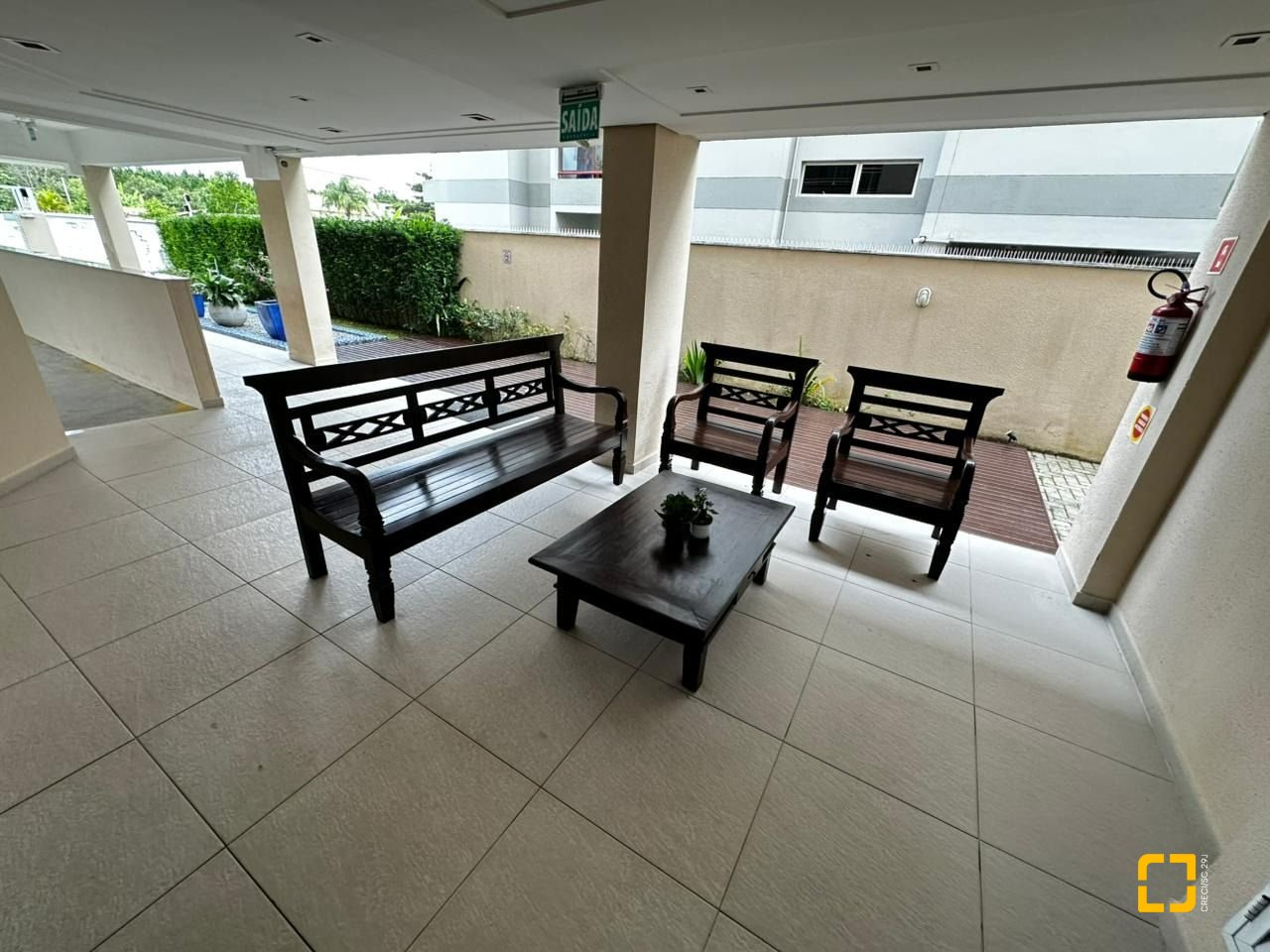 Apartamento com 71m², 2 quartos (sendo 2 suítes), 1 garagem, no bairro Cachoeira do Bom Jesus em Florianópolis