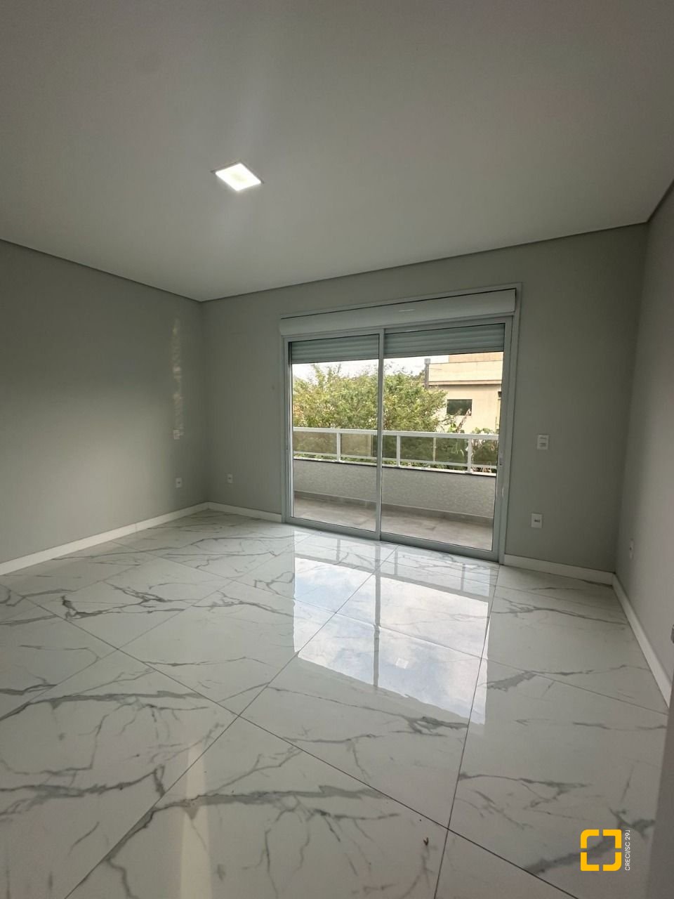 Casa com 244m², 3 quartos (sendo 3 suítes), 2 garagens, no bairro Ingleses em Florianópolis