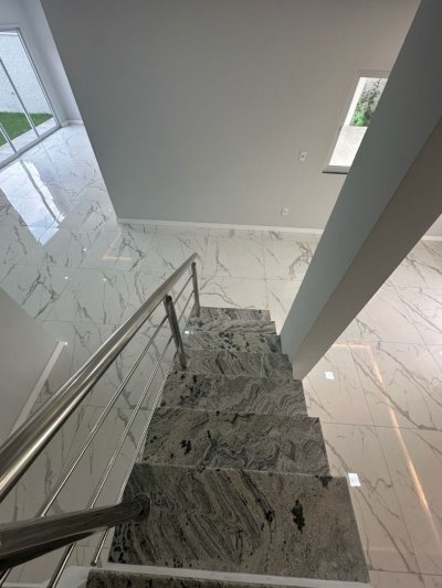 Casa com 244m², 3 quartos (sendo 3 suítes), 2 garagens, no bairro Ingleses em Florianópolis