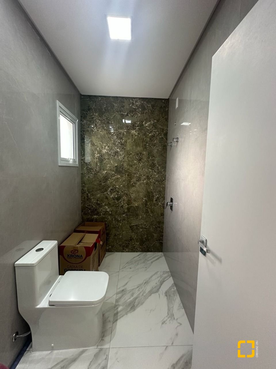 Casa com 244m², 3 quartos (sendo 3 suítes), 2 garagens, no bairro Ingleses em Florianópolis
