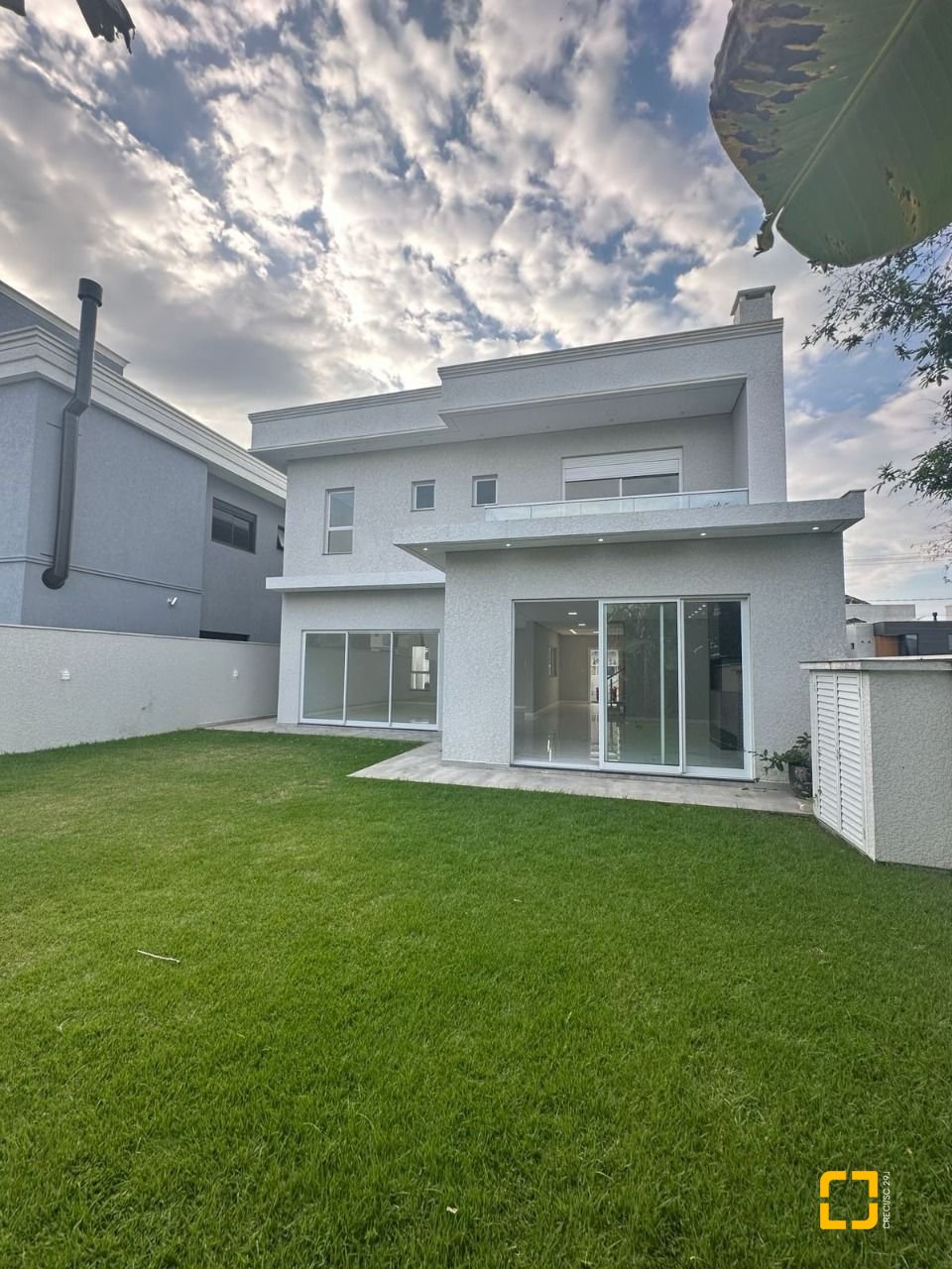 Casa com 244m², 3 quartos (sendo 3 suítes), 2 garagens, no bairro Ingleses em Florianópolis