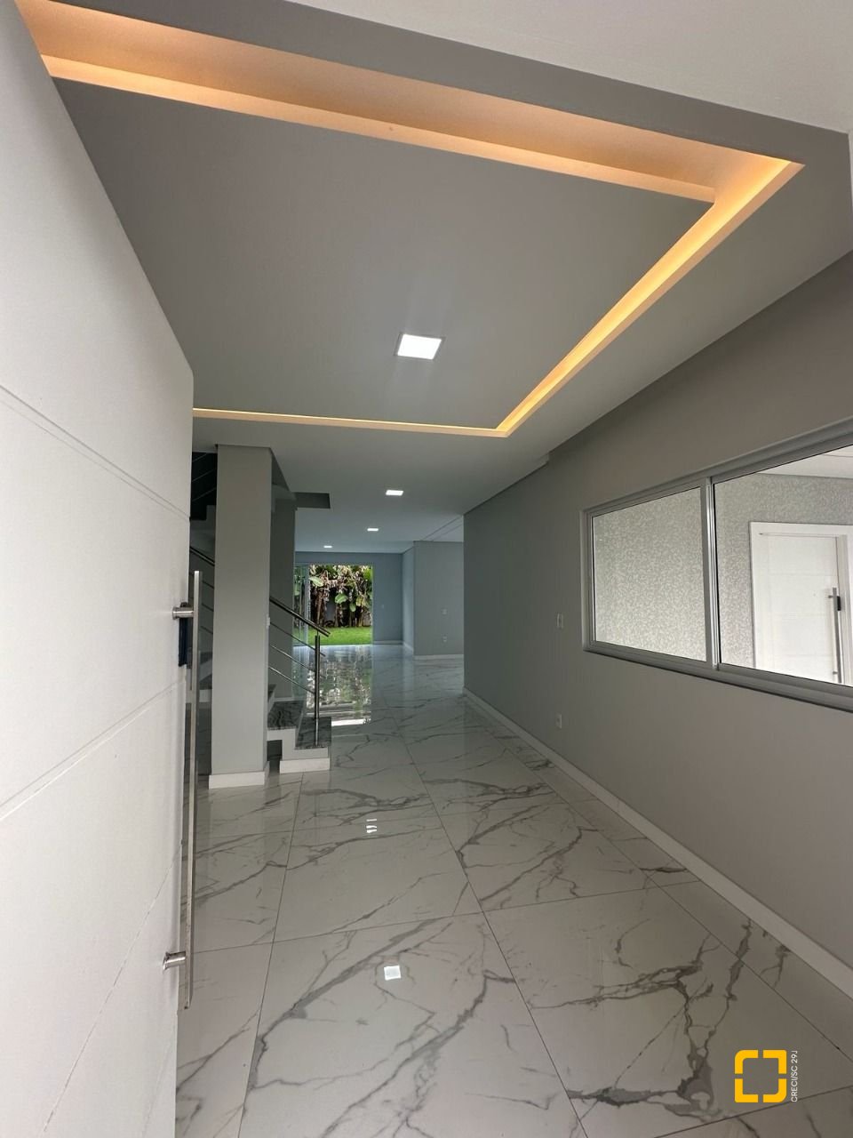 Casa com 244m², 3 quartos (sendo 3 suítes), 2 garagens, no bairro Ingleses em Florianópolis