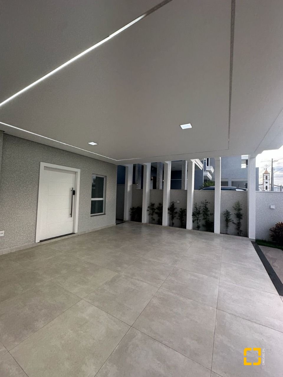 Casa com 244m², 3 quartos (sendo 3 suítes), 2 garagens, no bairro Ingleses em Florianópolis
