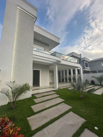 Casa com 244m², 3 quartos (sendo 3 suítes), 2 garagens, no bairro Ingleses em Florianópolis