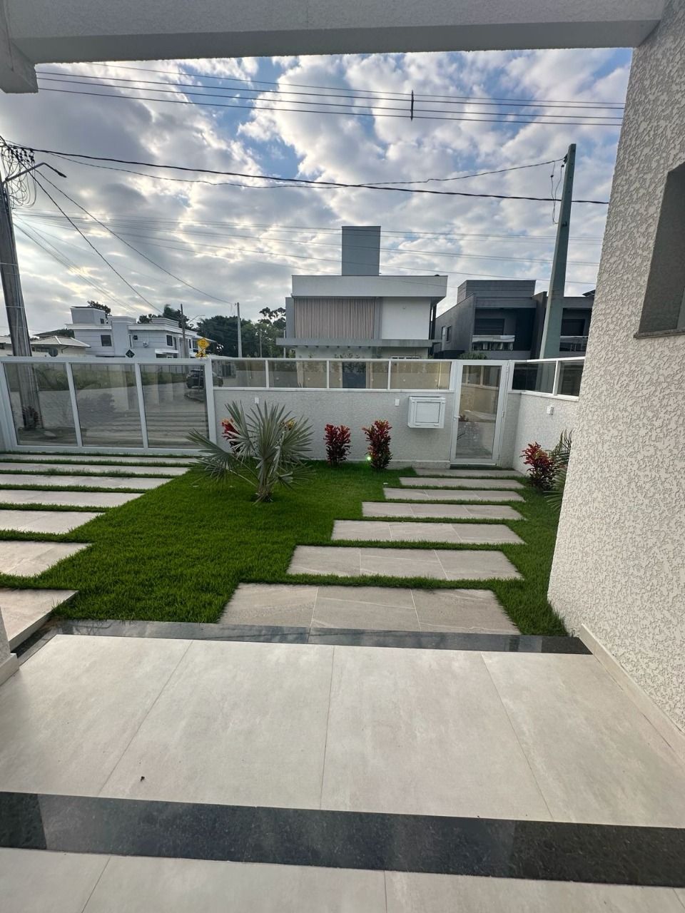 Casa com 244m², 3 quartos (sendo 3 suítes), 2 garagens, no bairro Ingleses em Florianópolis
