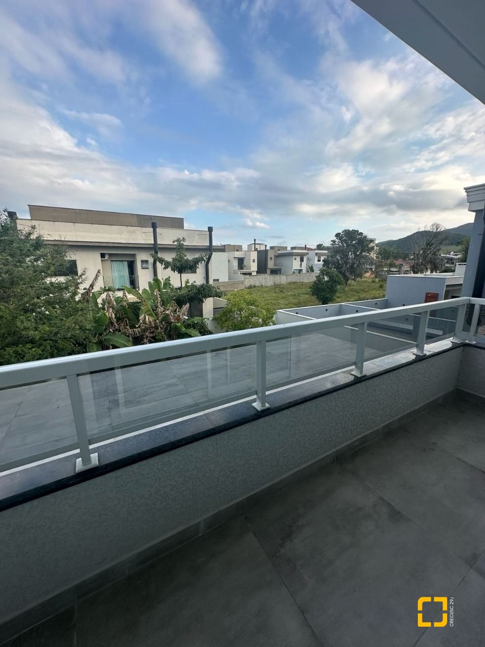 Casa com 244m², 3 quartos (sendo 3 suítes), 2 garagens, no bairro Ingleses em Florianópolis