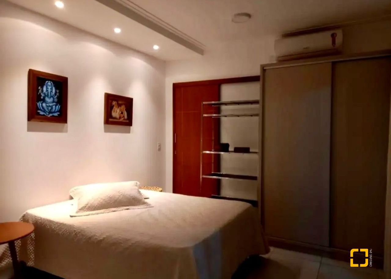Casa com 430m², 10 quartos (sendo 6 suítes), 5 garagens, no bairro Rio Tavares em Florianópolis