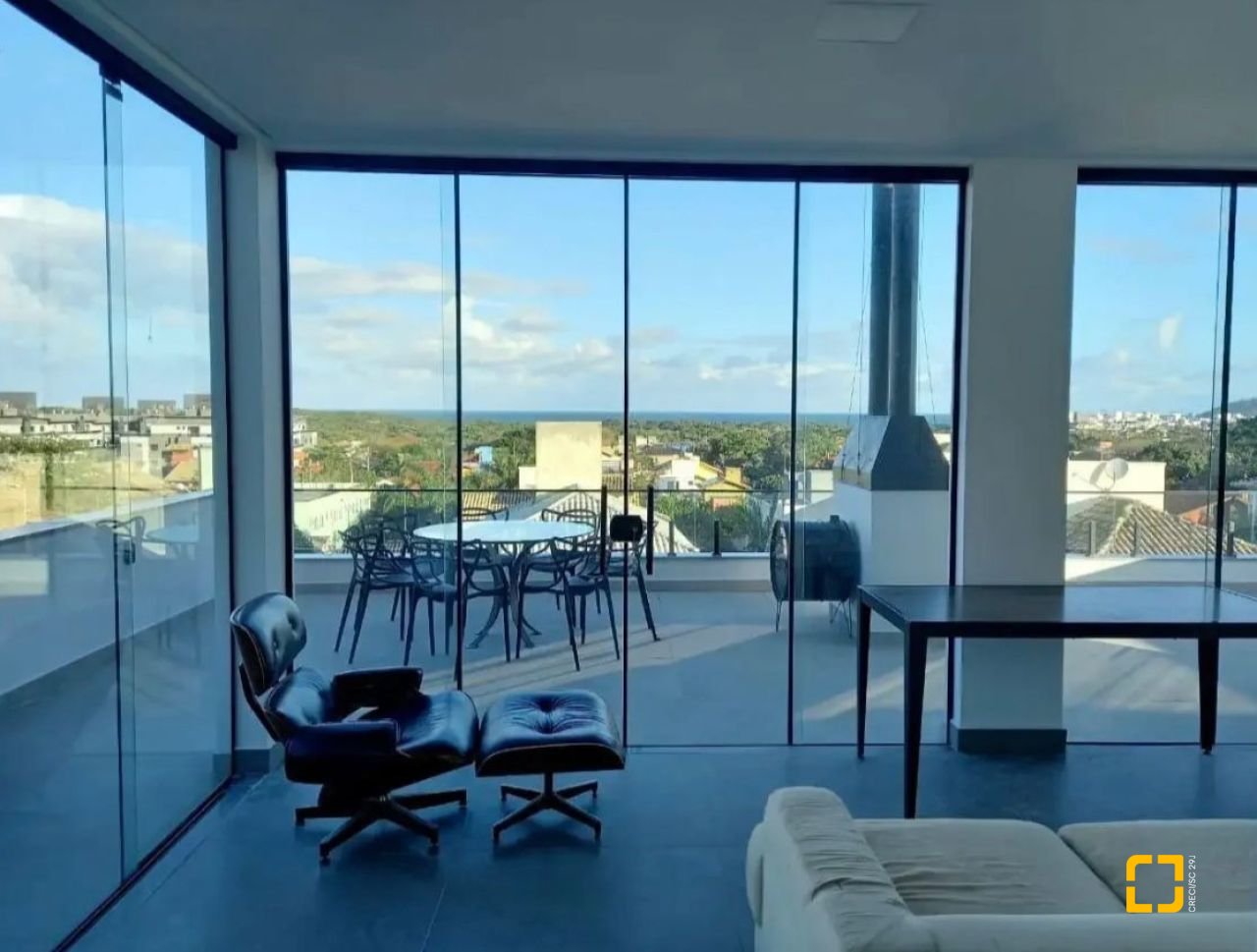 Casa com 430m², 10 quartos (sendo 6 suítes), 5 garagens, no bairro Rio Tavares em Florianópolis