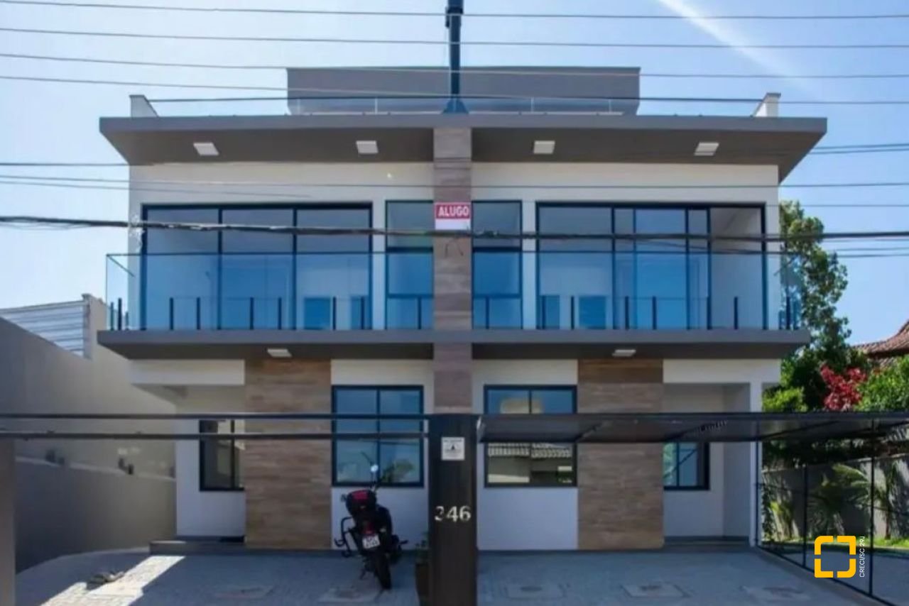 Casa com 430m², 10 quartos (sendo 6 suítes), 5 garagens, no bairro Rio Tavares em Florianópolis