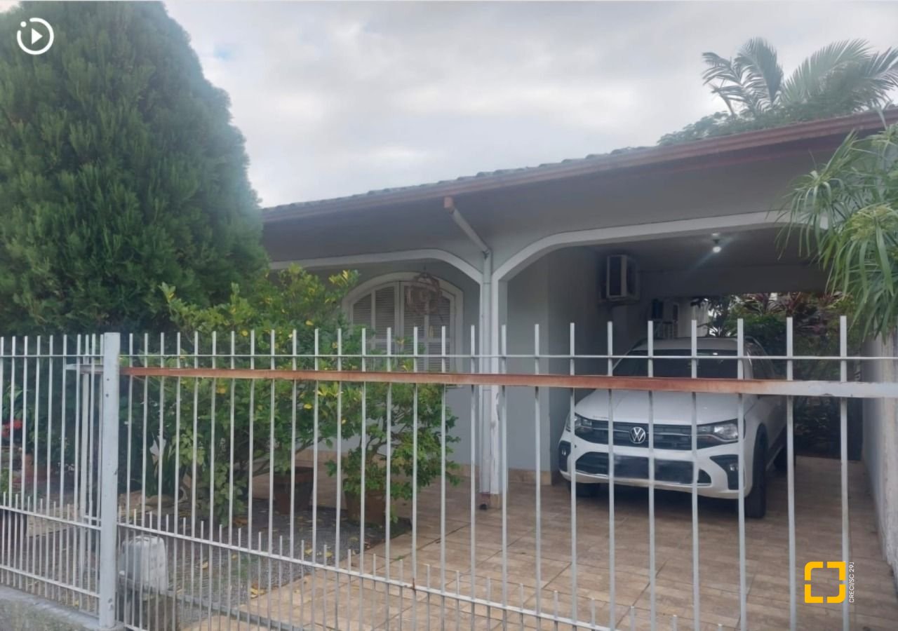Casa com 138m², 2 quartos, no bairro Centro em Palhoça