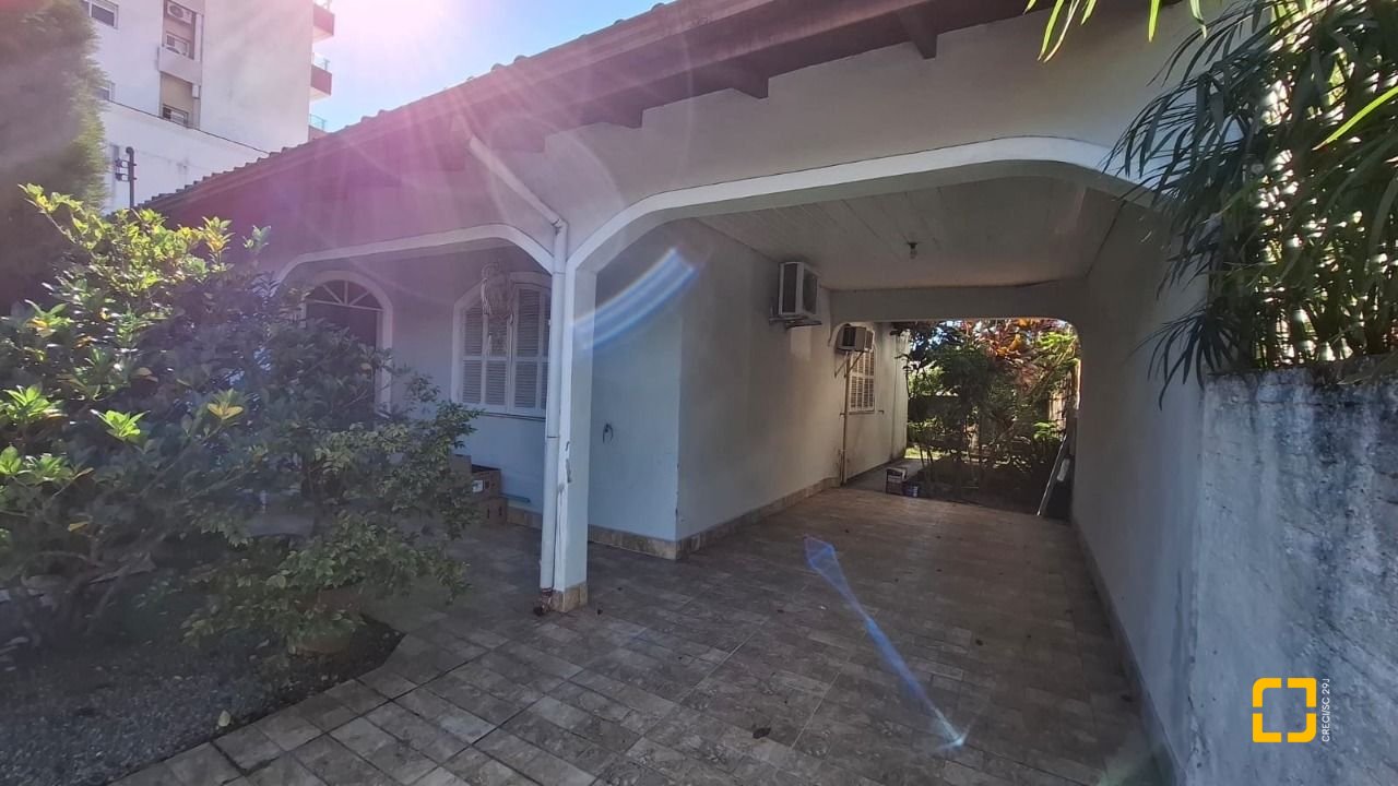 Casa com 138m², 2 quartos, no bairro Centro em Palhoça