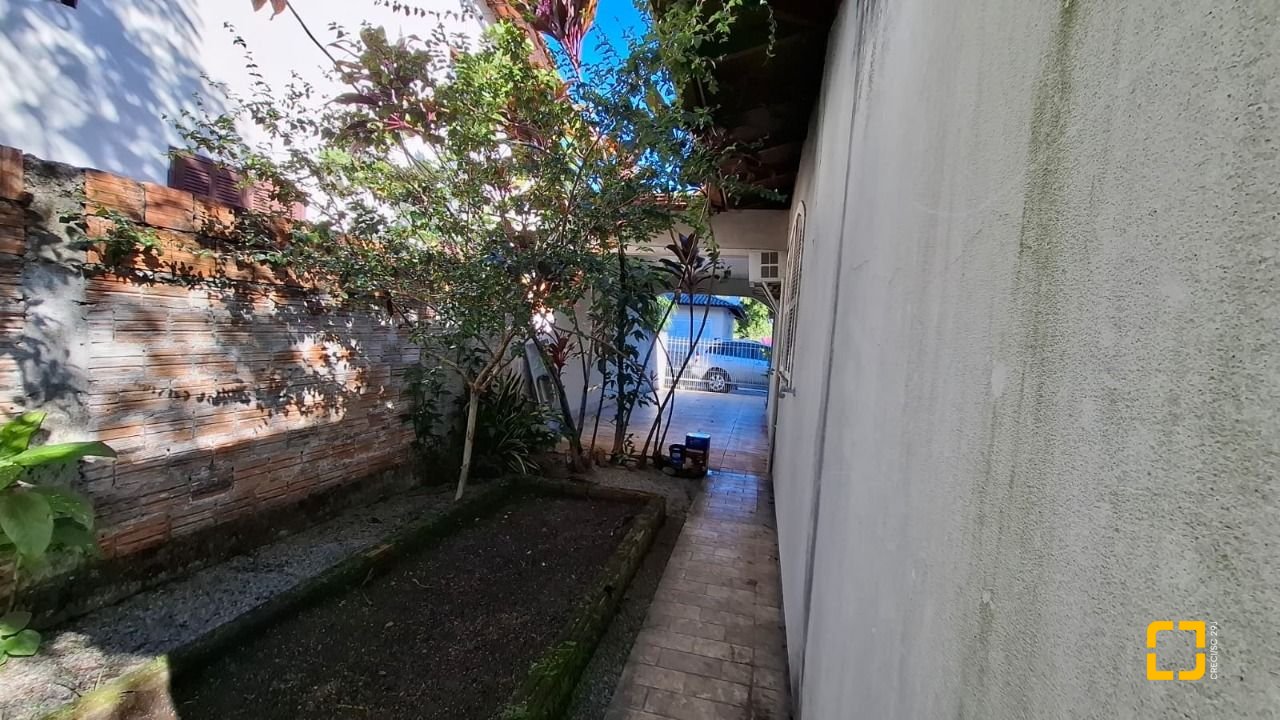 Casa com 138m², 2 quartos, no bairro Centro em Palhoça