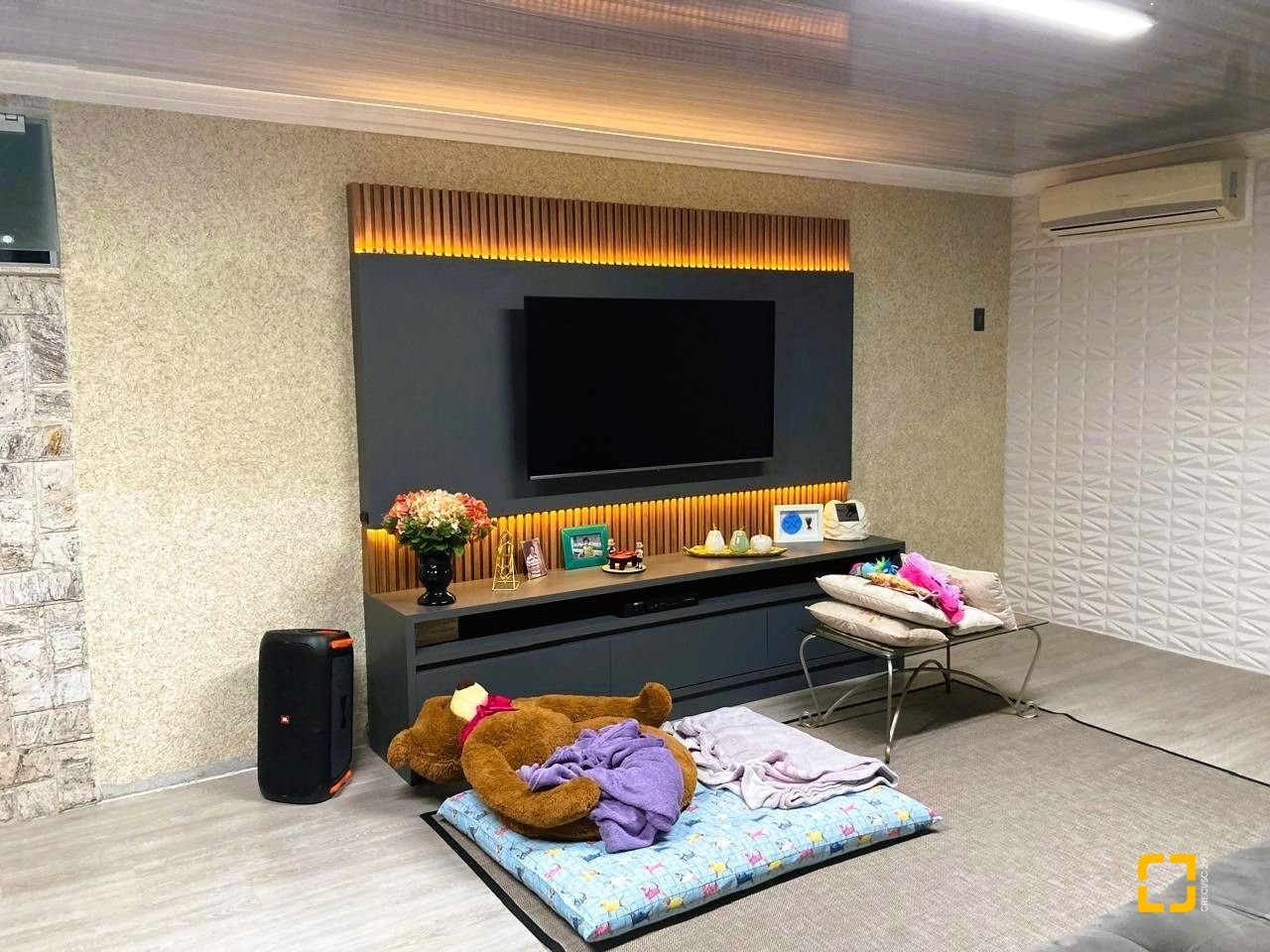 Casa com 224m², 3 quartos (sendo 1 suíte), 2 garagens, no bairro Centro em Palhoça