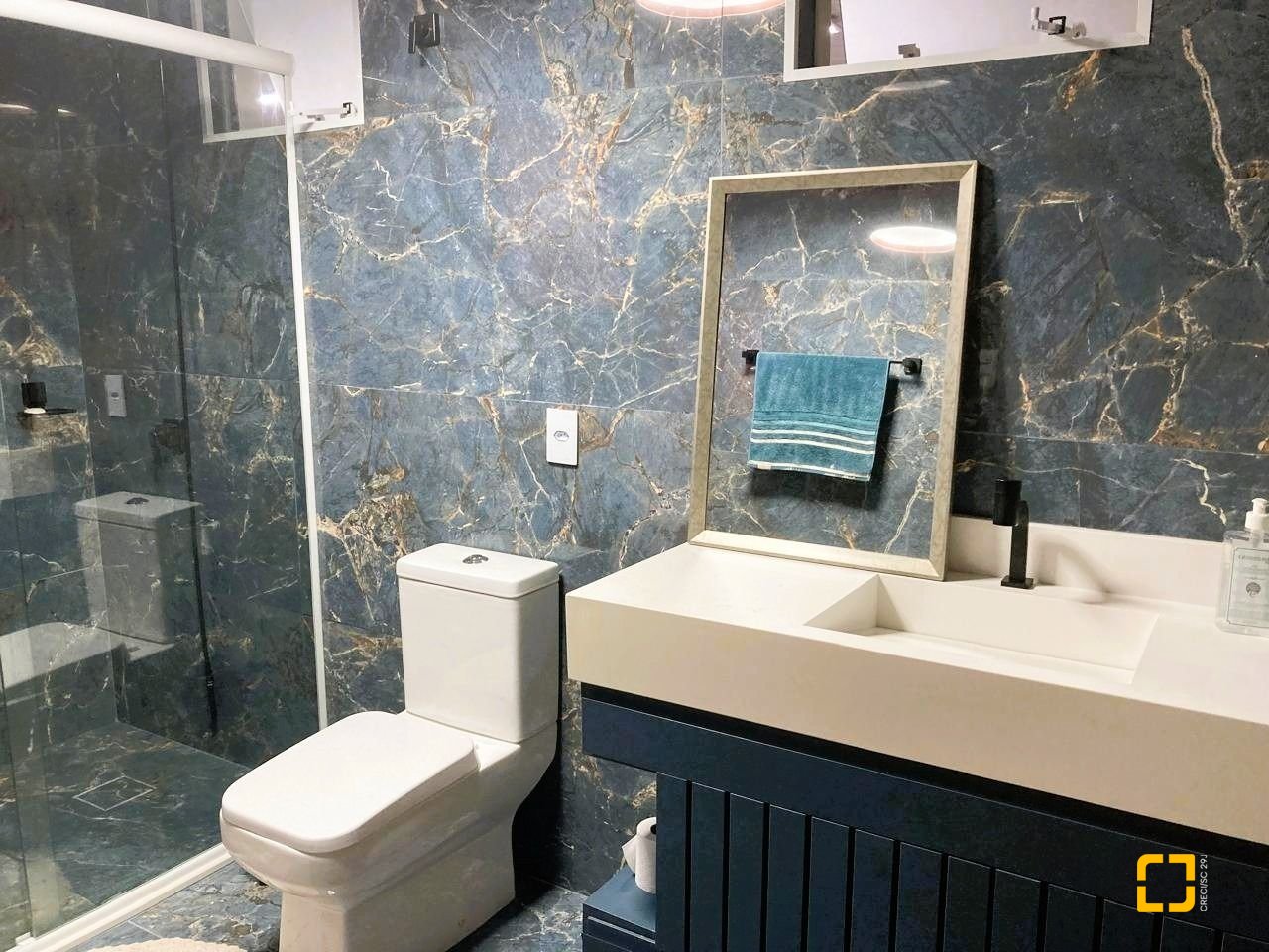 Casa com 224m², 3 quartos (sendo 1 suíte), 2 garagens, no bairro Centro em Palhoça