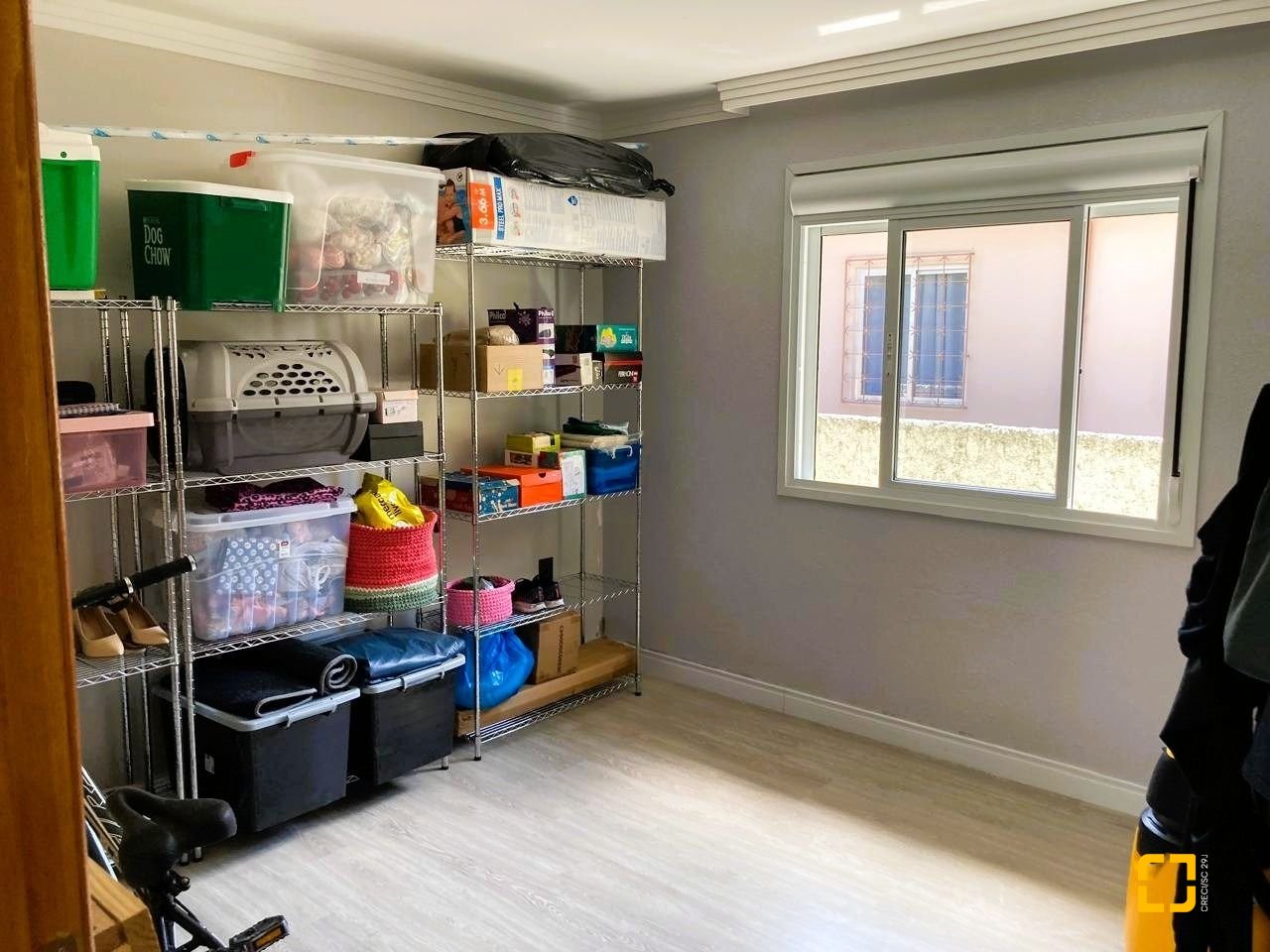 Casa com 224m², 3 quartos (sendo 1 suíte), 2 garagens, no bairro Centro em Palhoça