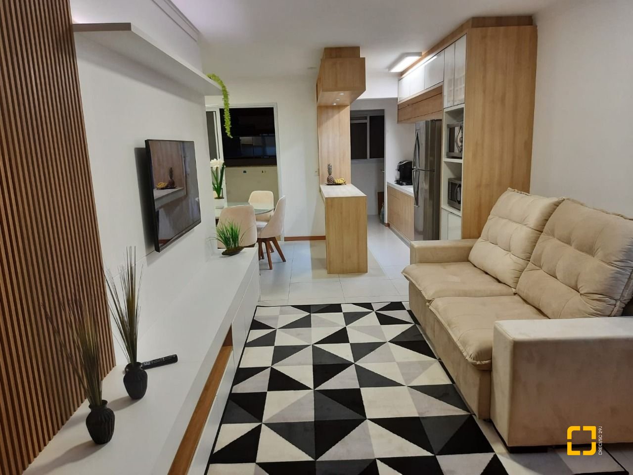 Apartamento com 145m², 3 quartos (sendo 1 suíte), 2 garagens, no bairro Cachoeira do Bom Jesus em Florianópolis