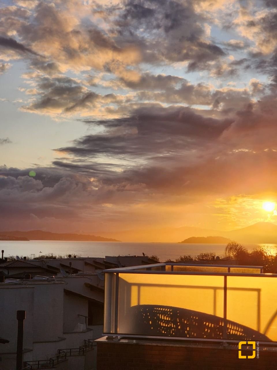 Apartamento com 145m², 3 quartos (sendo 1 suíte), 2 garagens, no bairro Cachoeira do Bom Jesus em Florianópolis