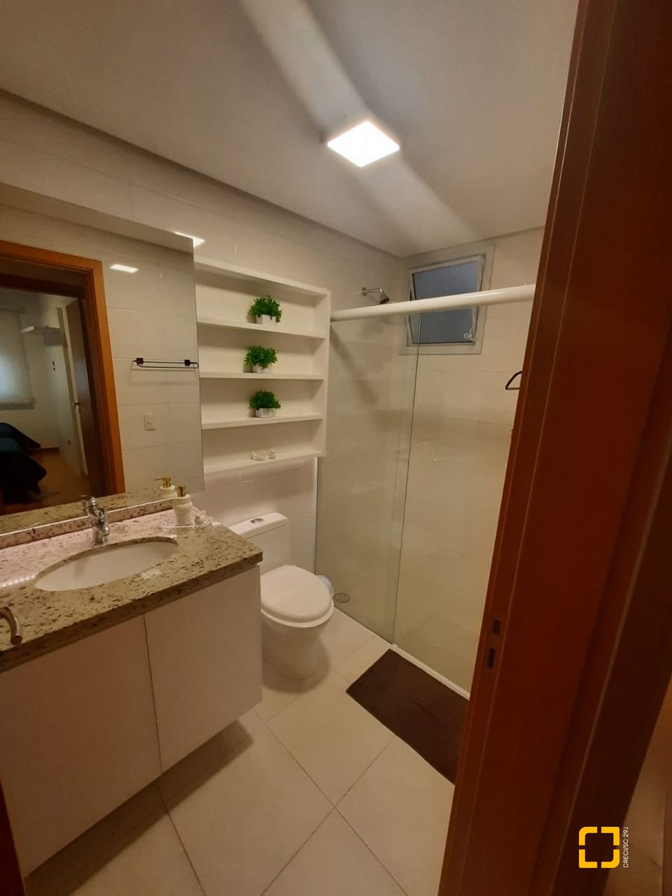 Apartamento com 145m², 3 quartos (sendo 1 suíte), 2 garagens, no bairro Cachoeira do Bom Jesus em Florianópolis