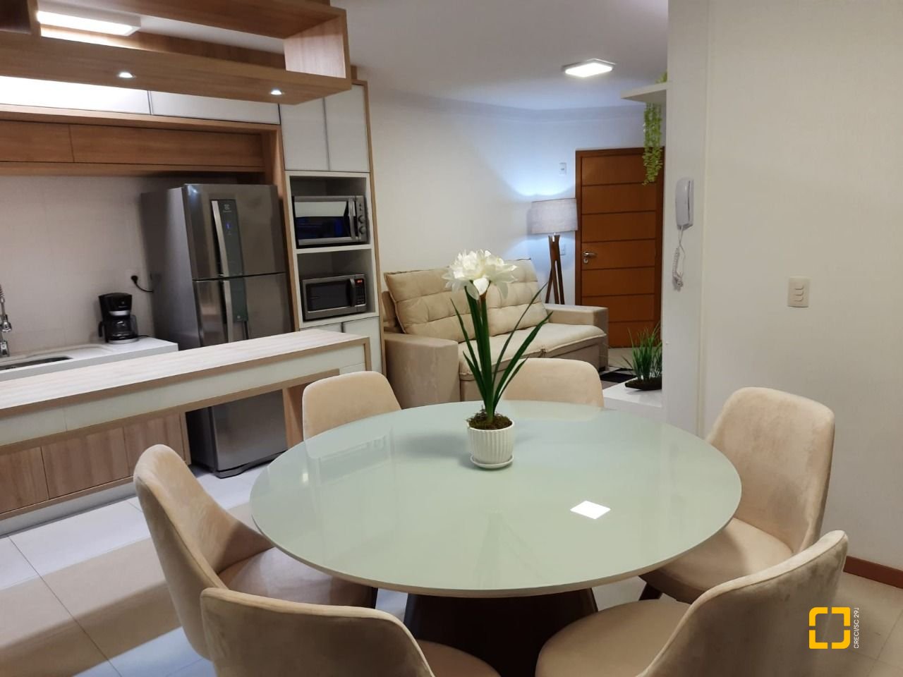 Apartamento com 145m², 3 quartos (sendo 1 suíte), 2 garagens, no bairro Cachoeira do Bom Jesus em Florianópolis