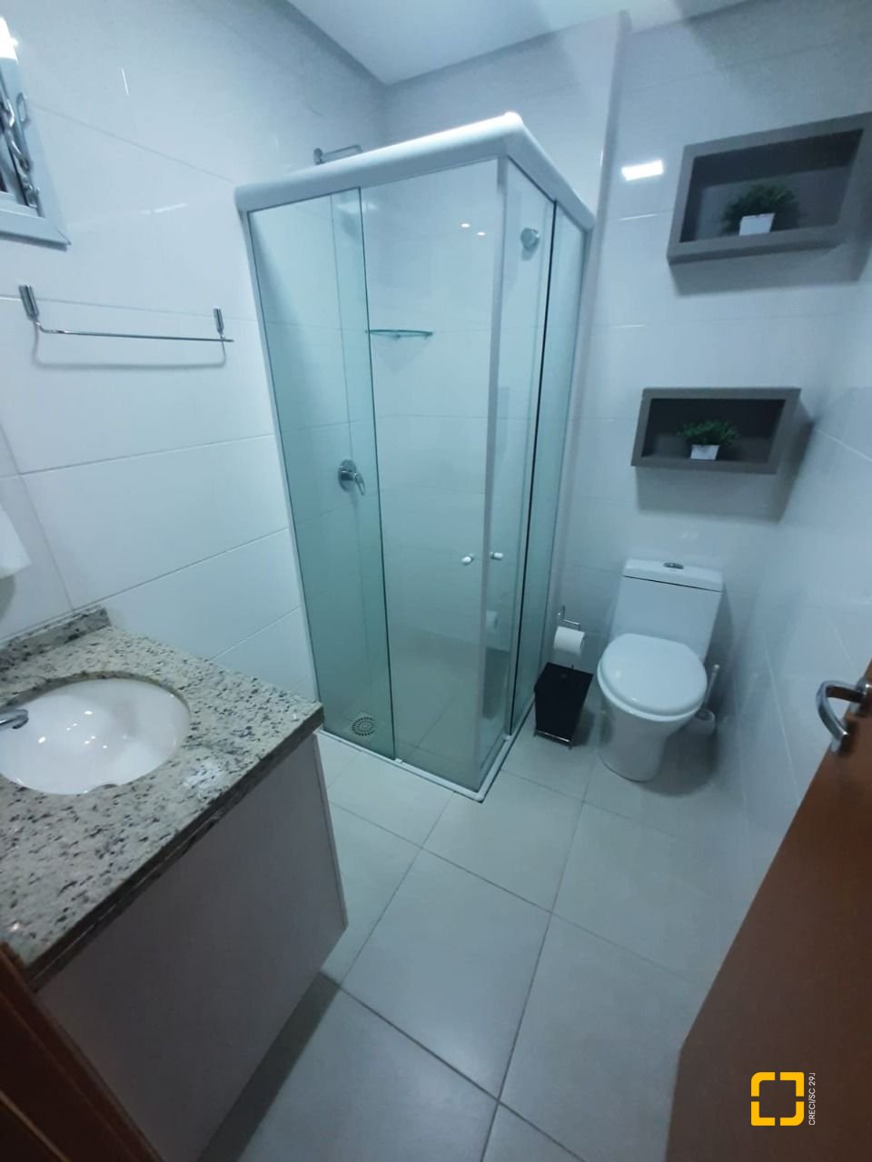 Apartamento com 145m², 3 quartos (sendo 1 suíte), 2 garagens, no bairro Cachoeira do Bom Jesus em Florianópolis