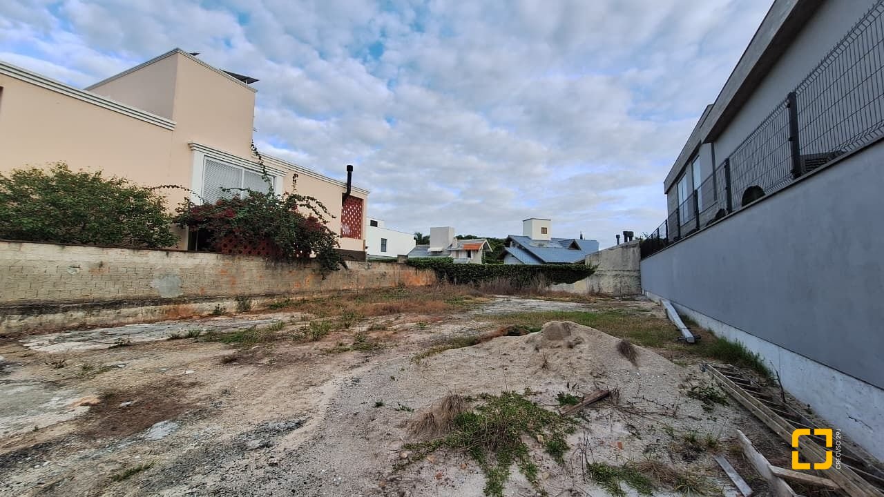 Terreno com 450m², no bairro Jurerê Internacional em Florianópolis