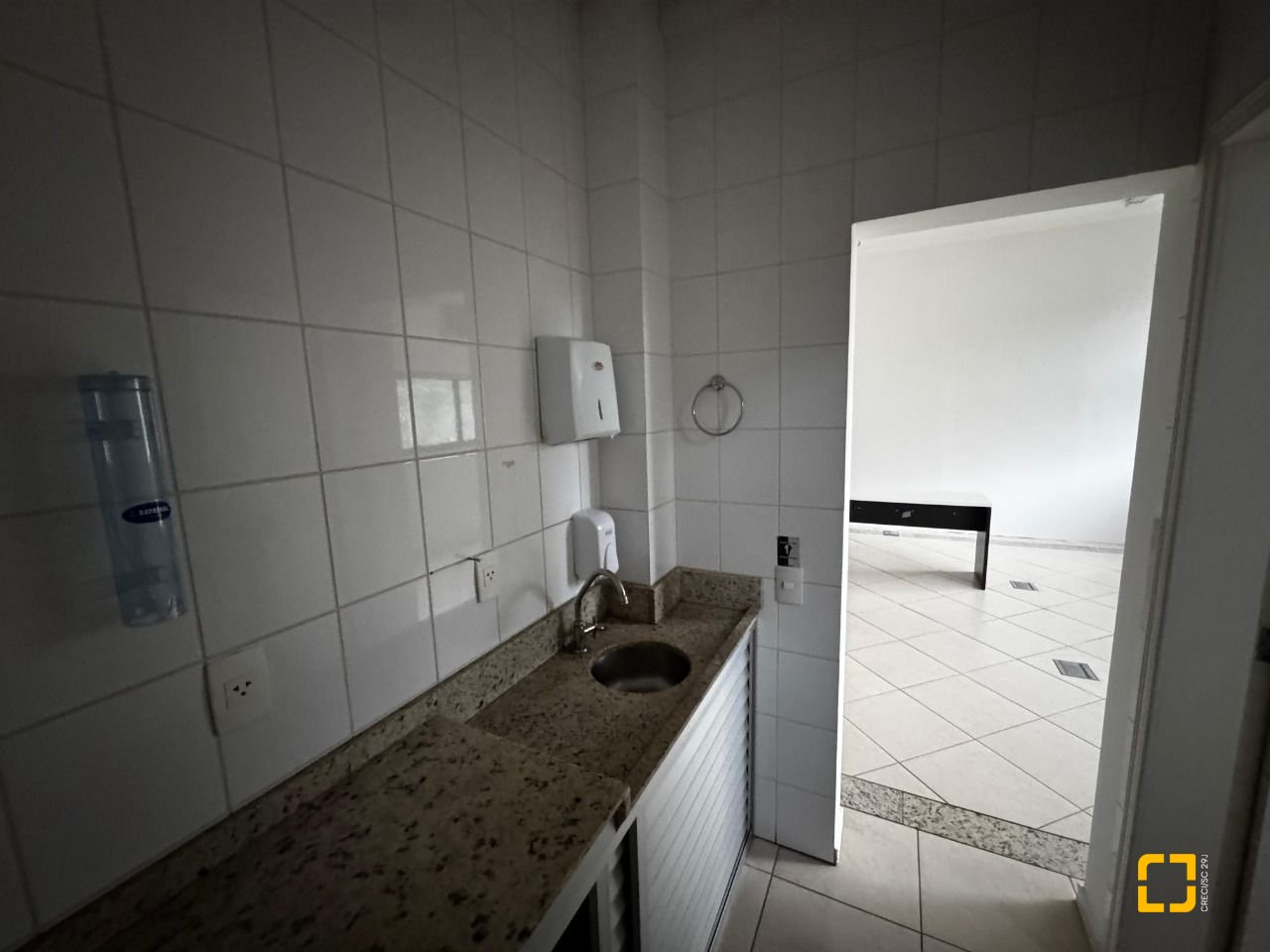 Sala com 50m², 1 garagem, no bairro João Paulo em Florianópolis
