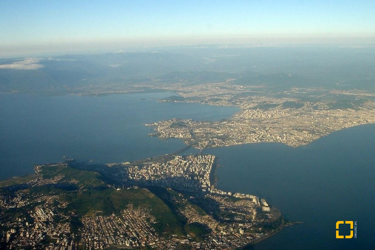Terreno com 747m², no bairro Campeche em Florianópolis