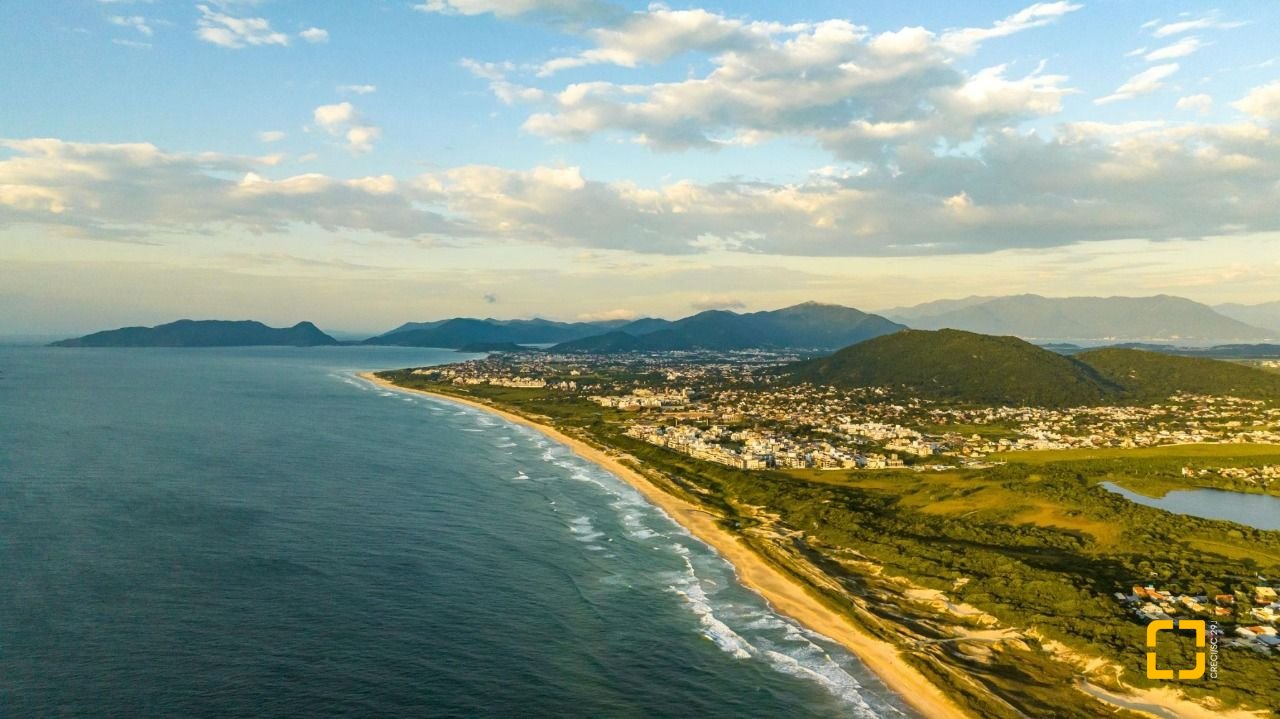 Terreno com 747m², no bairro Campeche em Florianópolis