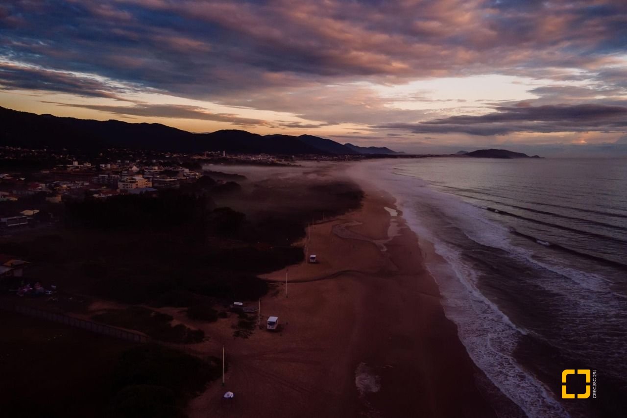 Terreno com 747m², no bairro Campeche em Florianópolis