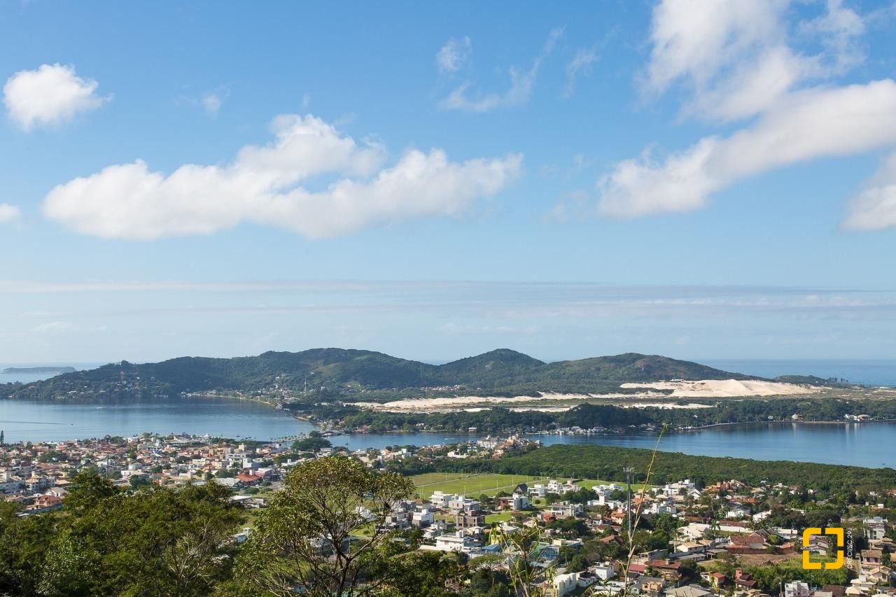 Terreno com 754m², no bairro Campeche em Florianópolis
