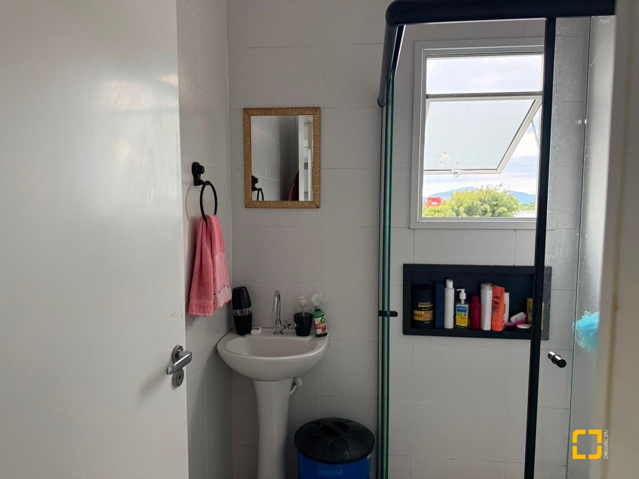 Apartamento com 56m², 2 quartos, 1 garagem, no bairro Aririu em Palhoça
