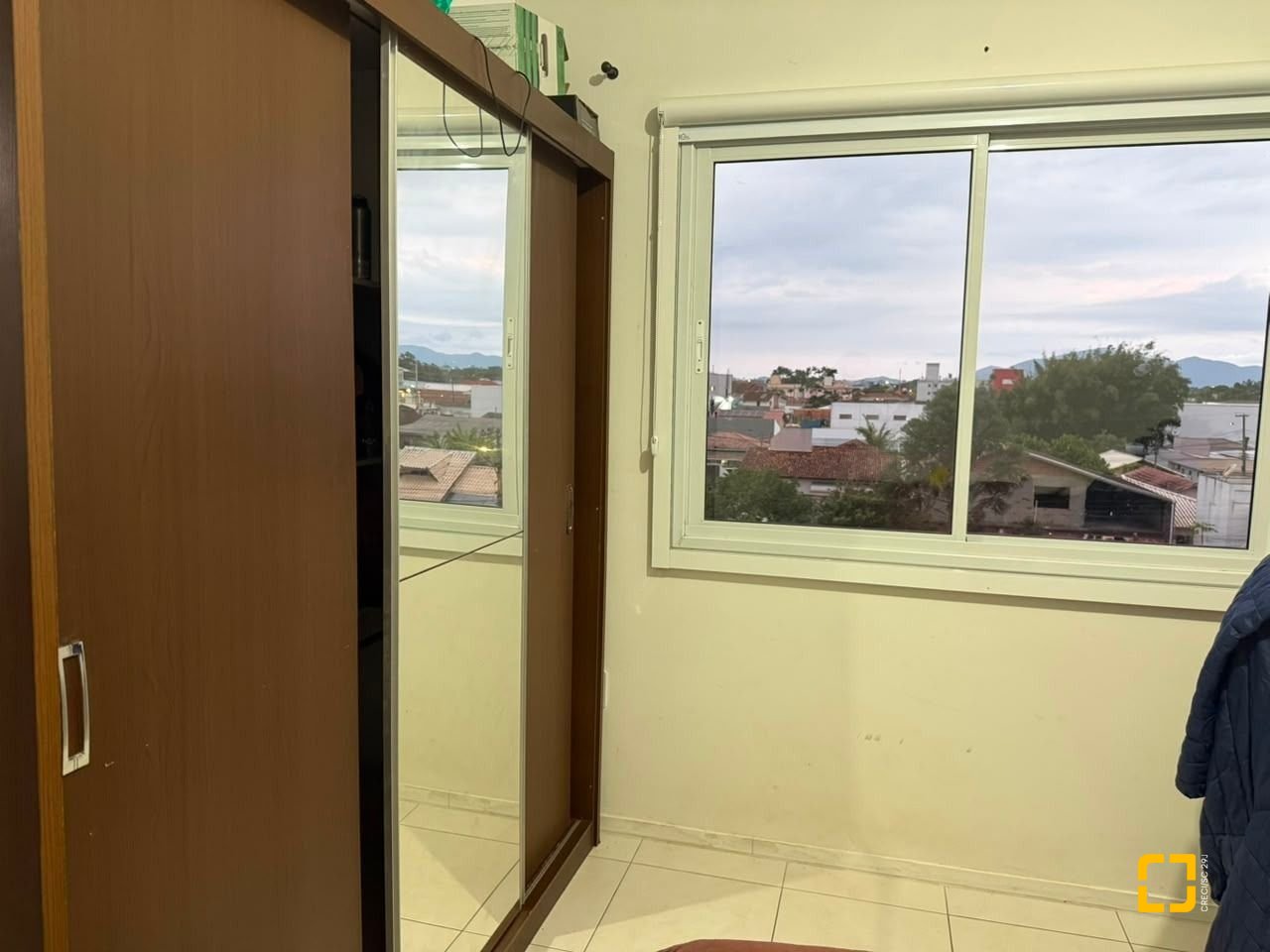 Apartamento com 56m², 2 quartos, 1 garagem, no bairro Aririu em Palhoça