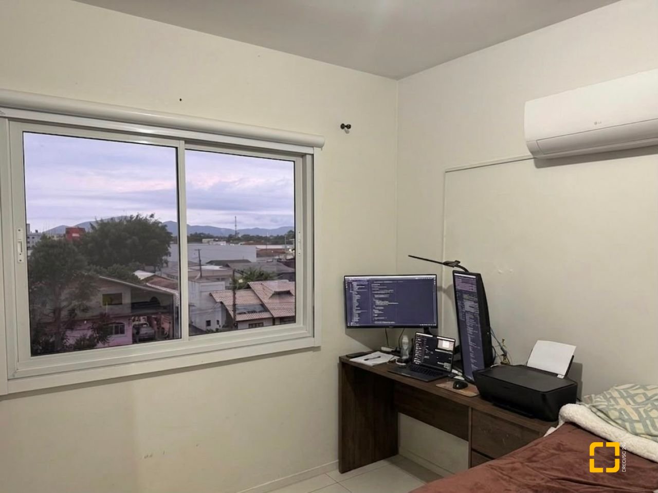 Apartamento com 56m², 2 quartos, 1 garagem, no bairro Aririu em Palhoça