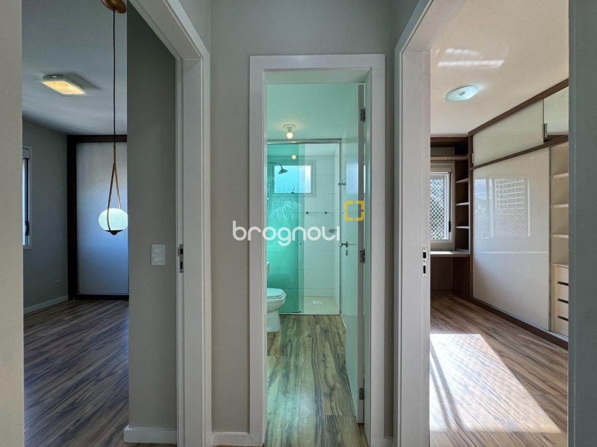 Apartamento com 81m², 2 quartos (sendo 1 suíte), 2 garagens, no bairro Itacorubi em Florianópolis