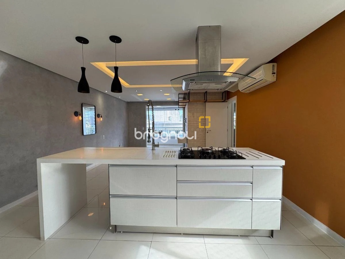 Apartamento com 81m², 2 quartos (sendo 1 suíte), 2 garagens, no bairro Itacorubi em Florianópolis