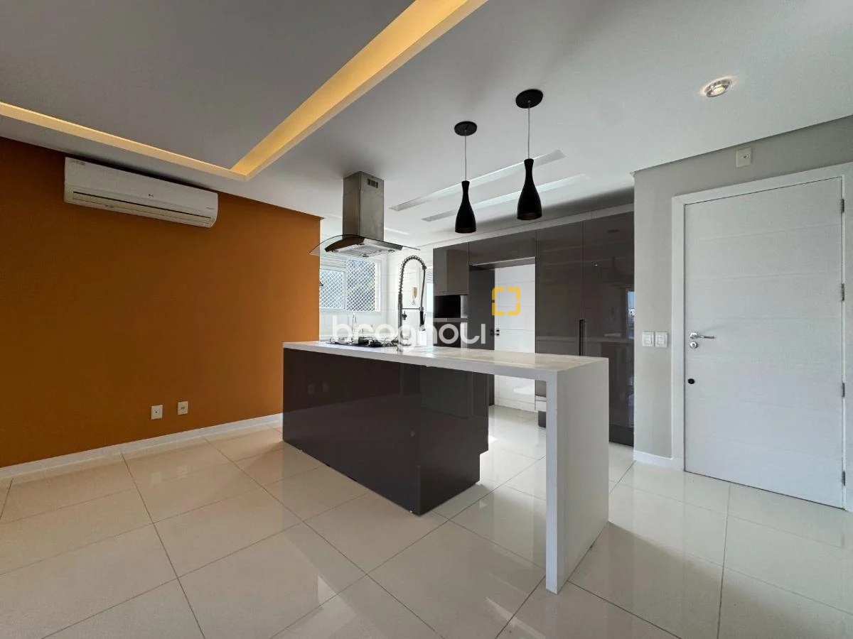 Apartamento com 81m², 2 quartos (sendo 1 suíte), 2 garagens, no bairro Itacorubi em Florianópolis