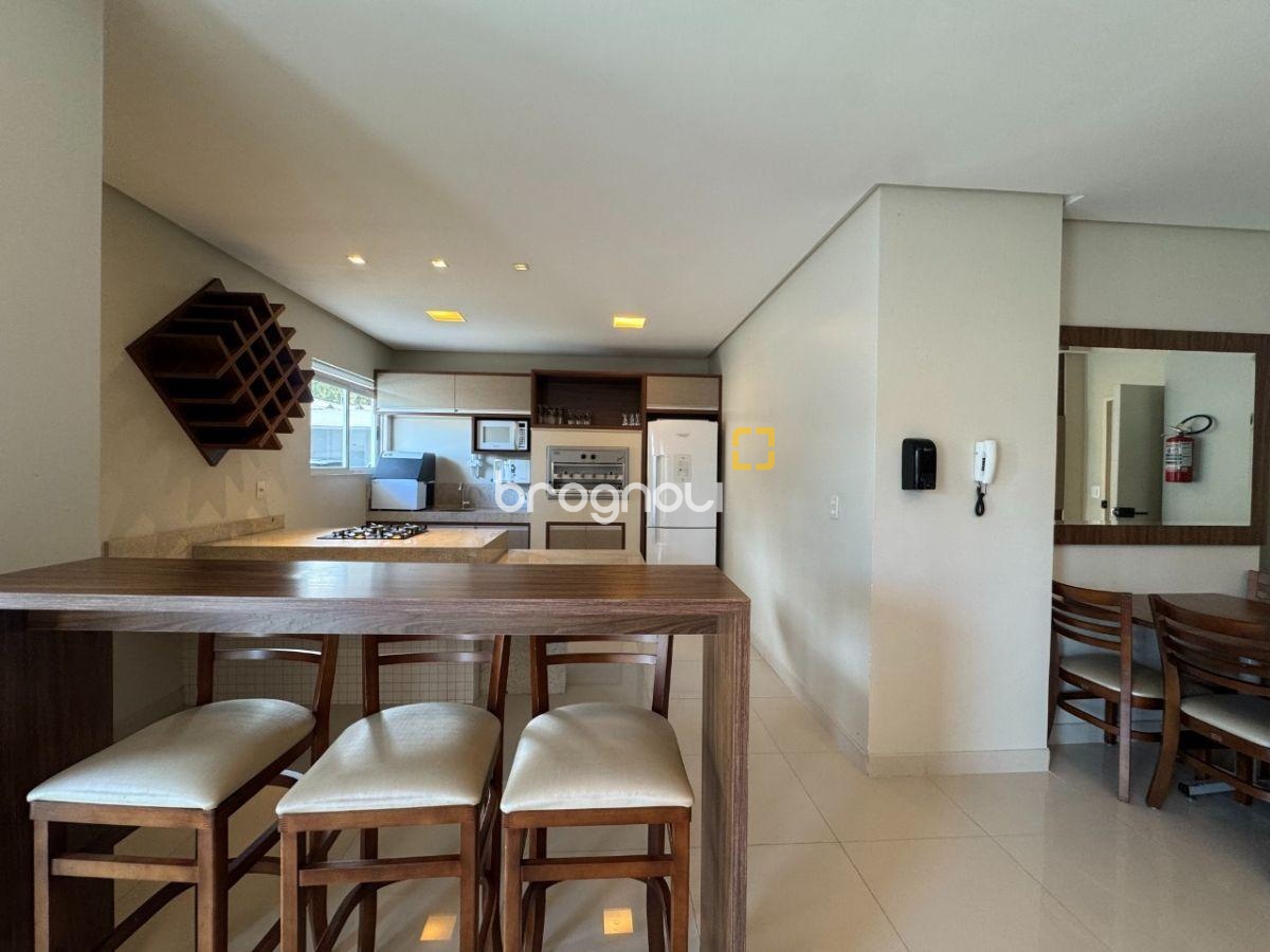 Apartamento com 81m², 2 quartos (sendo 1 suíte), 2 garagens, no bairro Itacorubi em Florianópolis