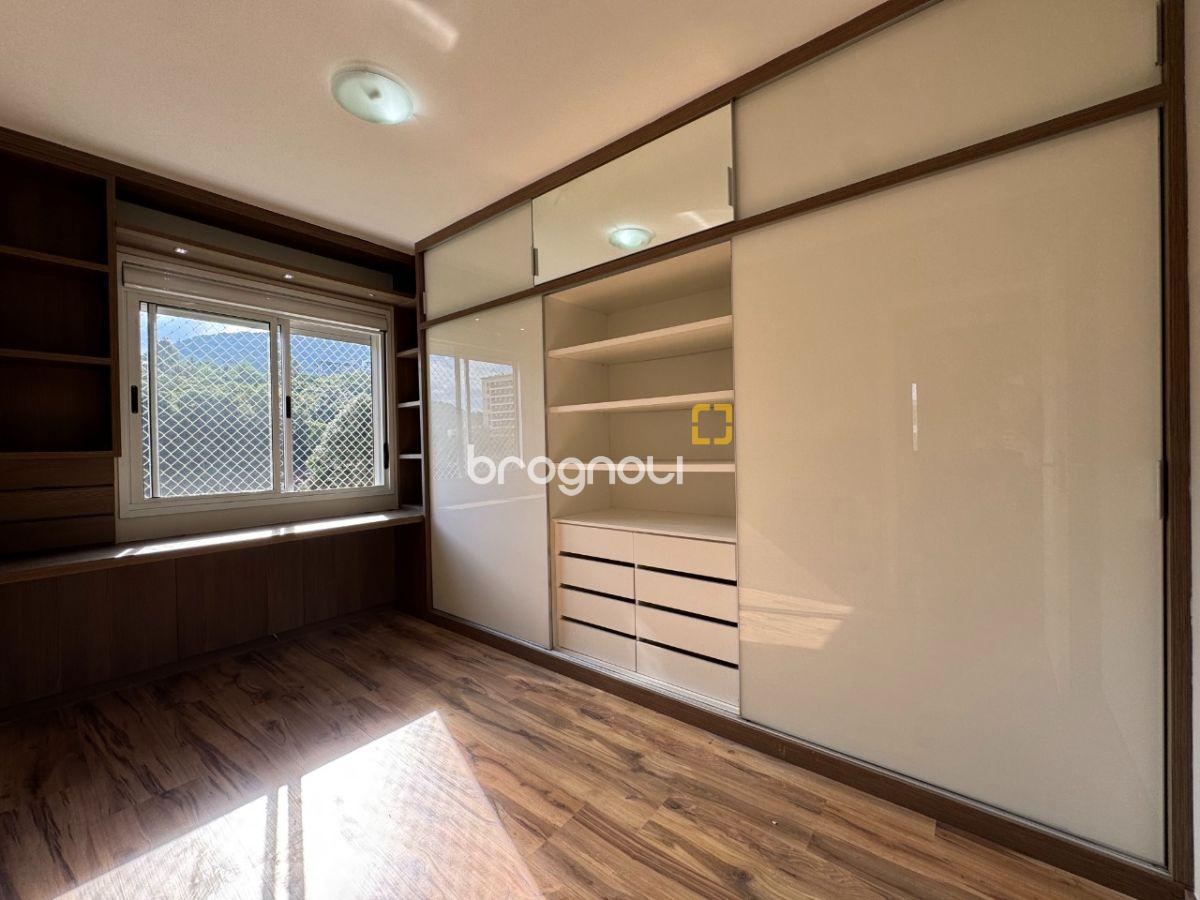 Apartamento com 81m², 2 quartos (sendo 1 suíte), 2 garagens, no bairro Itacorubi em Florianópolis