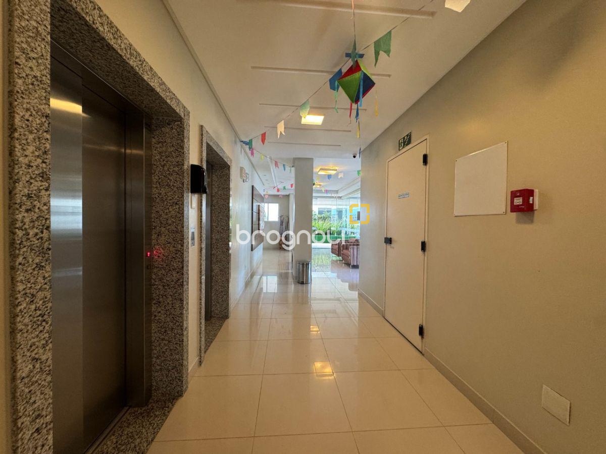 Apartamento com 81m², 2 quartos (sendo 1 suíte), 2 garagens, no bairro Itacorubi em Florianópolis