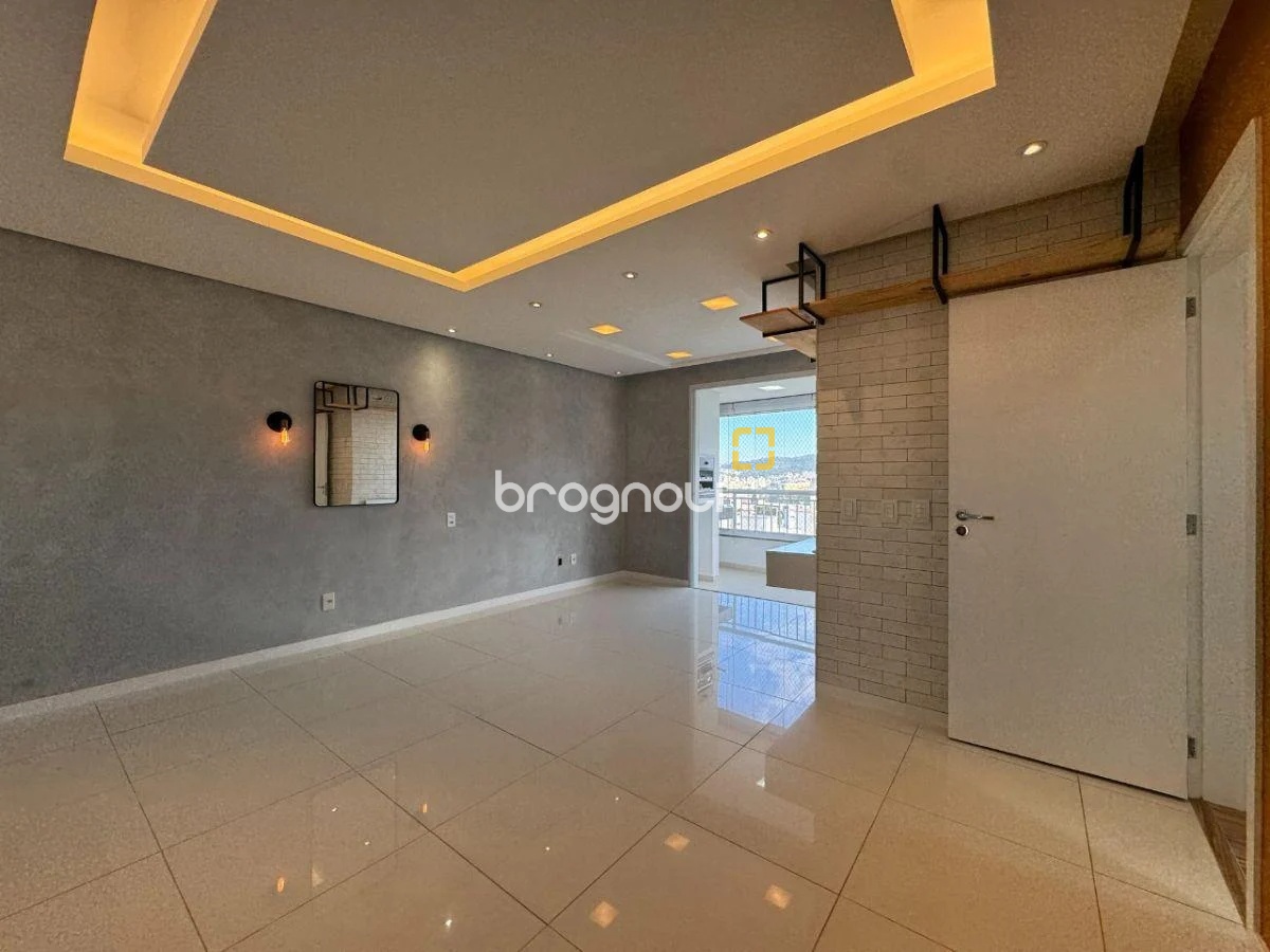 Apartamento com 81m², 2 quartos (sendo 1 suíte), 2 garagens, no bairro Itacorubi em Florianópolis