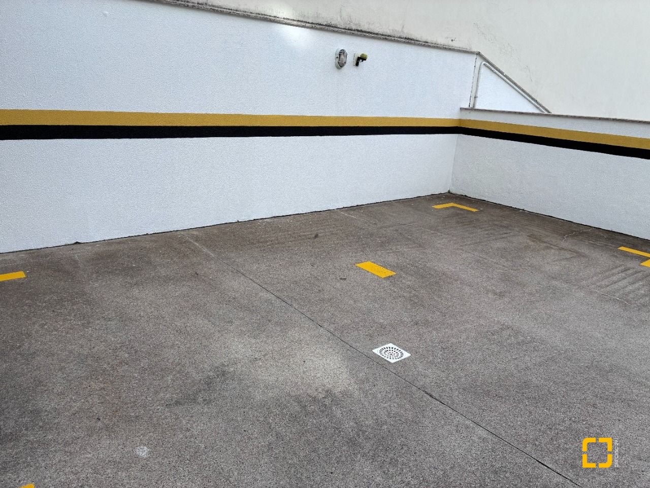 Apartamento com 71m², 2 quartos (sendo 1 suíte), 2 garagens, no bairro Itacorubi em Florianópolis