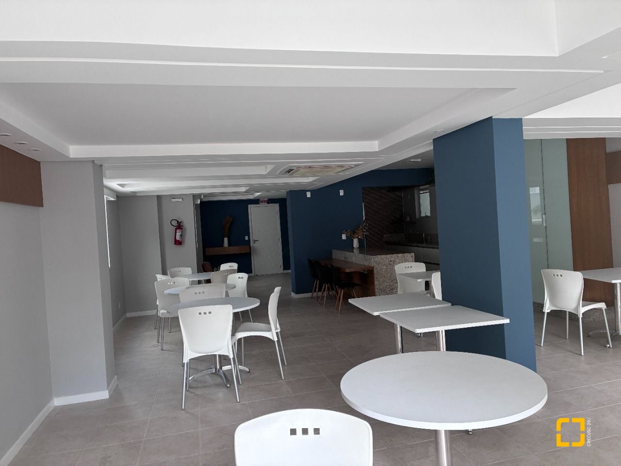 Apartamento com 71m², 2 quartos (sendo 1 suíte), 2 garagens, no bairro Itacorubi em Florianópolis