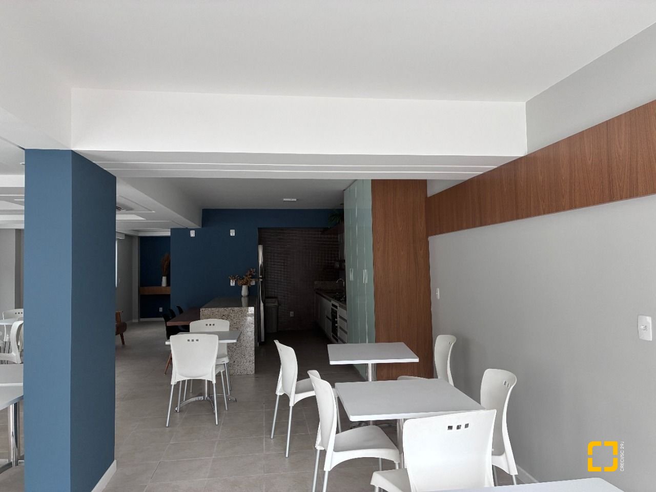 Apartamento com 71m², 2 quartos (sendo 1 suíte), 2 garagens, no bairro Itacorubi em Florianópolis
