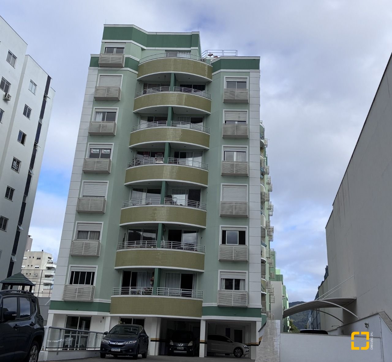 Apartamento com 71m², 2 quartos (sendo 1 suíte), 2 garagens, no bairro Itacorubi em Florianópolis