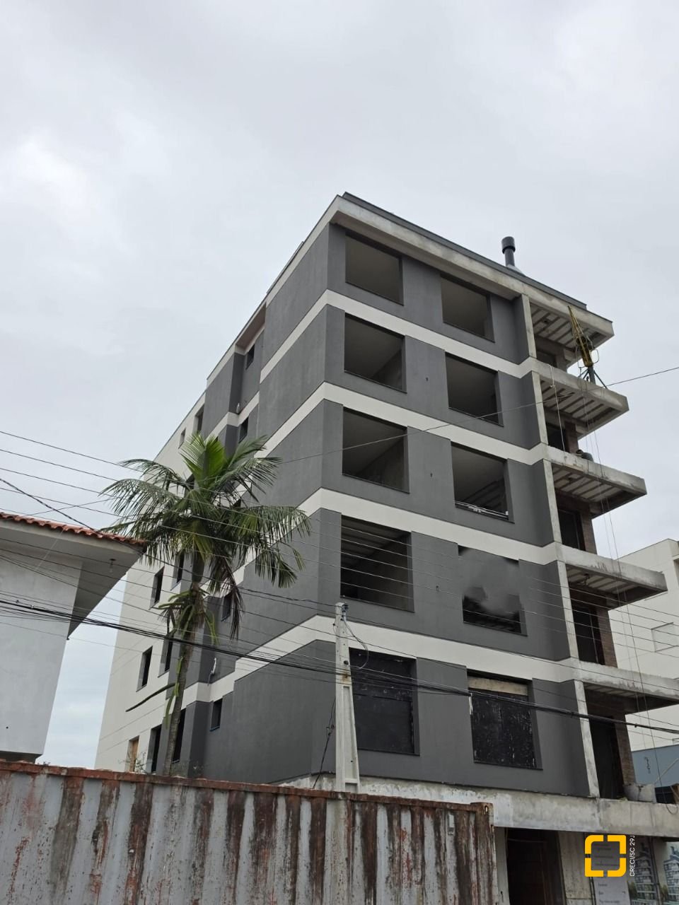 Apartamento com 93m², 3 quartos (sendo 1 suíte), 1 garagem, no bairro Centro em Palhoça
