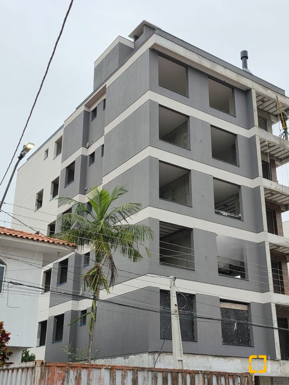 Apartamento com 100m², 3 quartos (sendo 1 suíte), 1 garagem, no bairro Centro em Palhoça