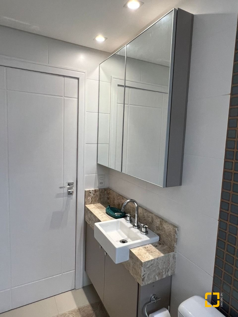 Apartamento com 120m², 3 quartos (sendo 1 suíte), 2 garagens, no bairro Centro em Palhoça