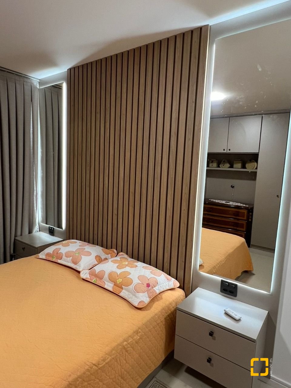 Apartamento com 120m², 3 quartos (sendo 1 suíte), 2 garagens, no bairro Centro em Palhoça