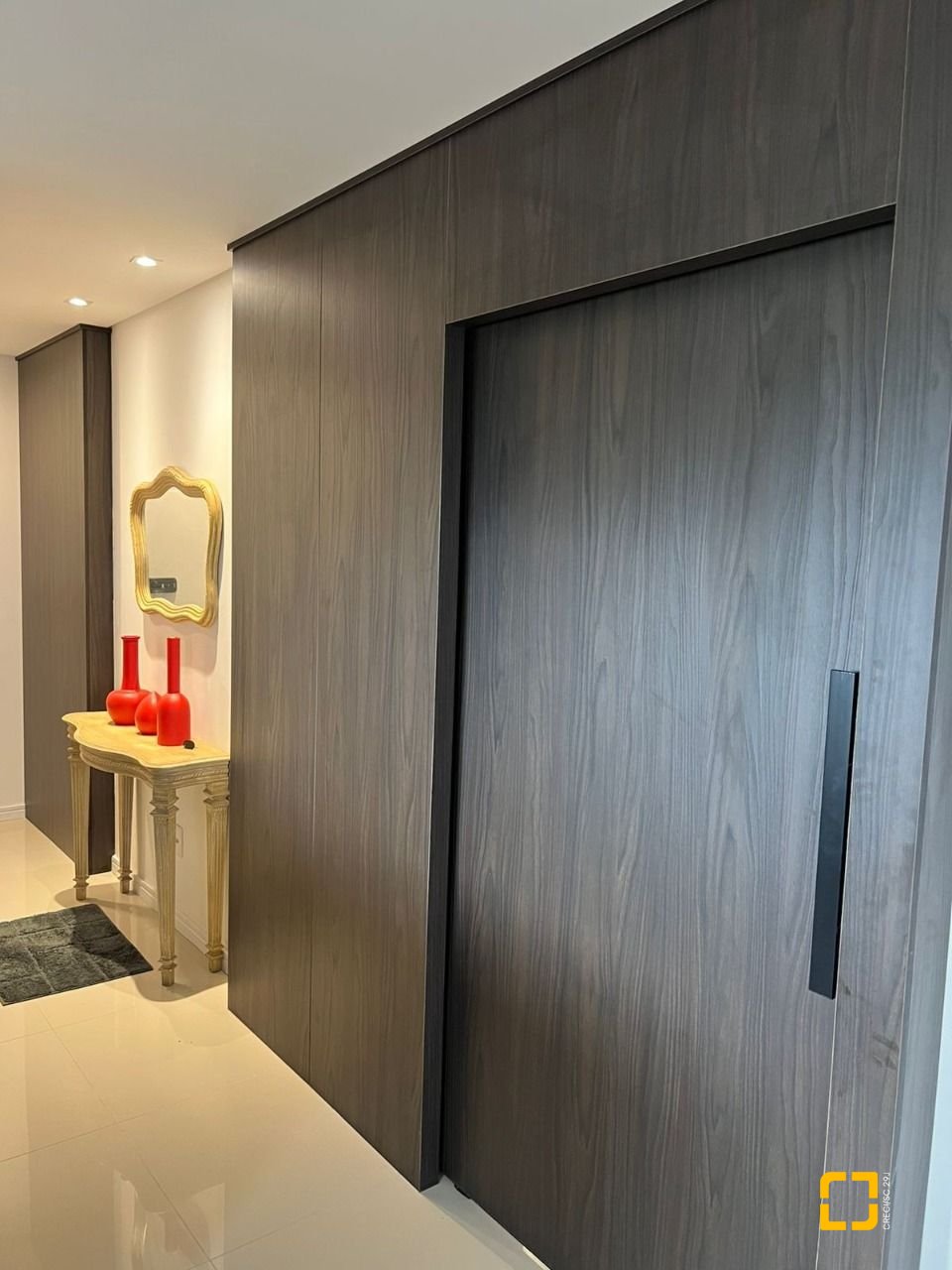 Apartamento com 120m², 3 quartos (sendo 1 suíte), 2 garagens, no bairro Centro em Palhoça