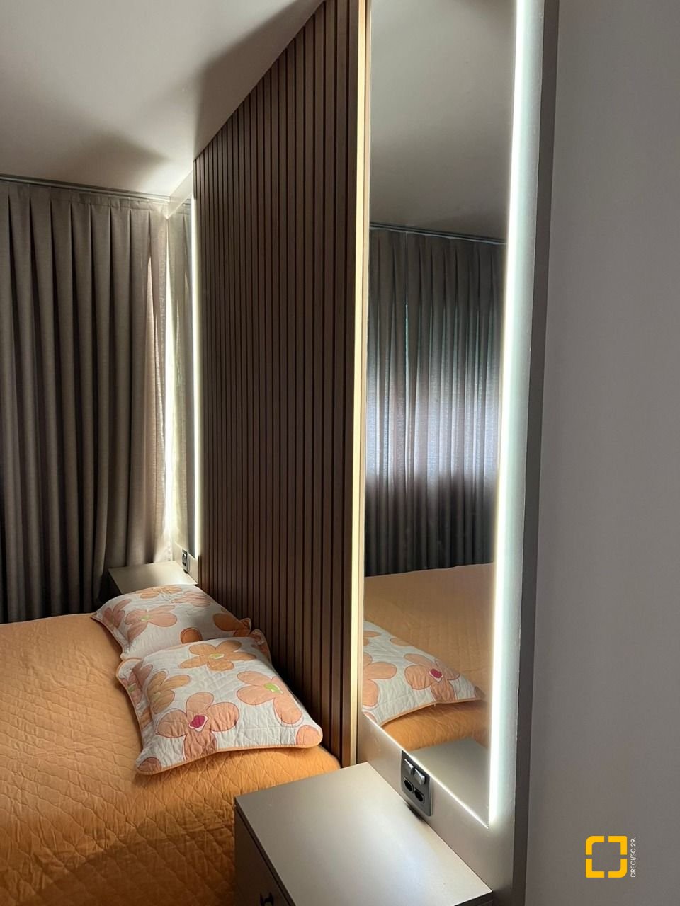 Apartamento com 120m², 3 quartos (sendo 1 suíte), 2 garagens, no bairro Centro em Palhoça